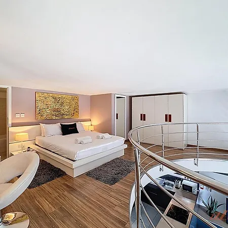 アパート Seafront Duplex With Terrace - Malta スリーマ