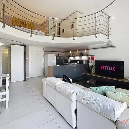 Seafront Duplex With Terrace - Malta * スリーマ