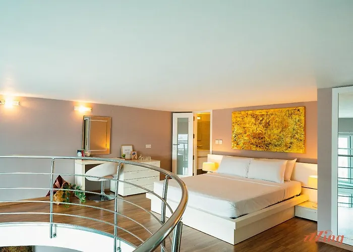 Seafront Duplex With Terrace - Malta * スリーマ