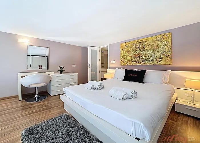 Seafront Duplex With Terrace - Malta スリーマ