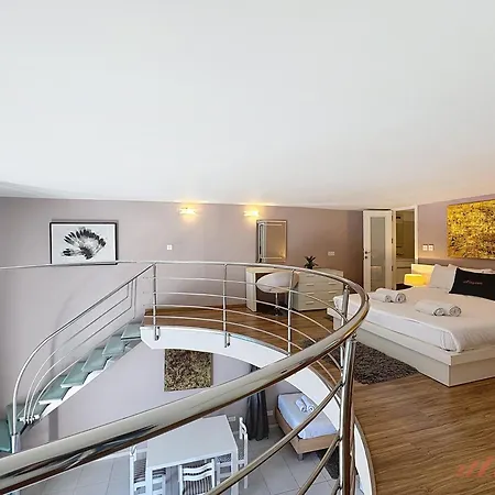 Seafront Duplex With Terrace - Malta Sliema