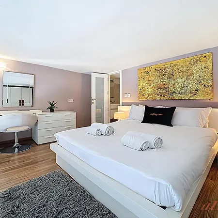 Seafront Duplex With Terrace - Malta Слима