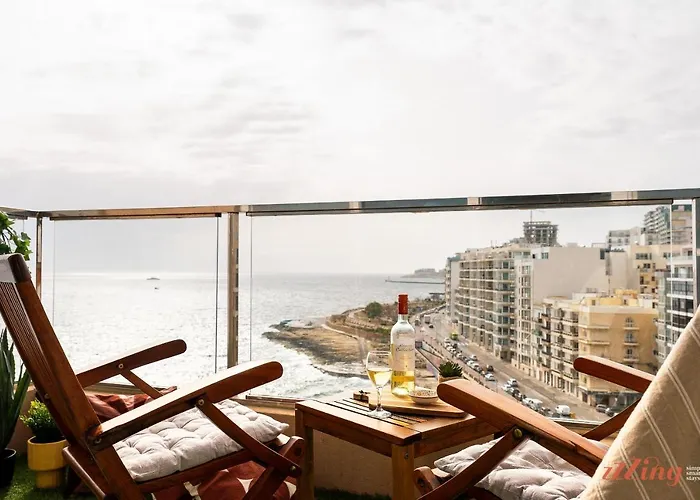 Seafront Duplex With Terrace - Malta Sliema