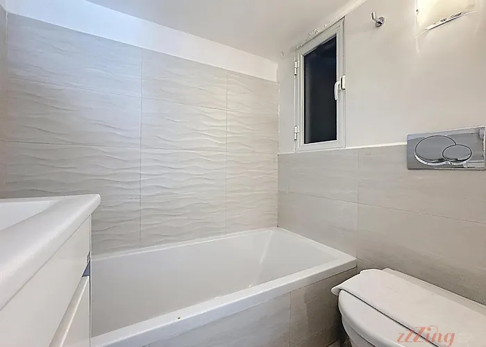 Seafront Duplex With Terrace - Malta Apartment Sliema