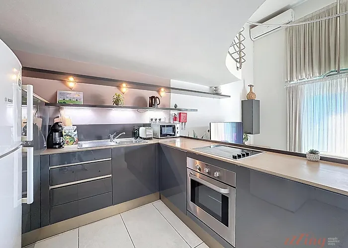 Seafront Duplex With Terrace - Malta