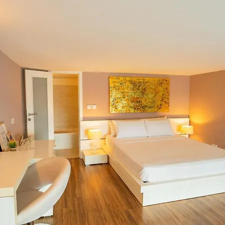 Seafront Duplex With Terrace - Malta Sliema