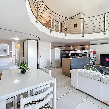 Seafront Duplex With Terrace - Malta Sliema